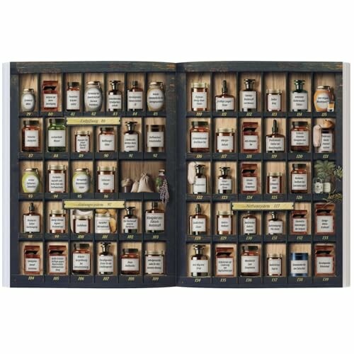 Verschiedene Kräutergläser in einem Regal.