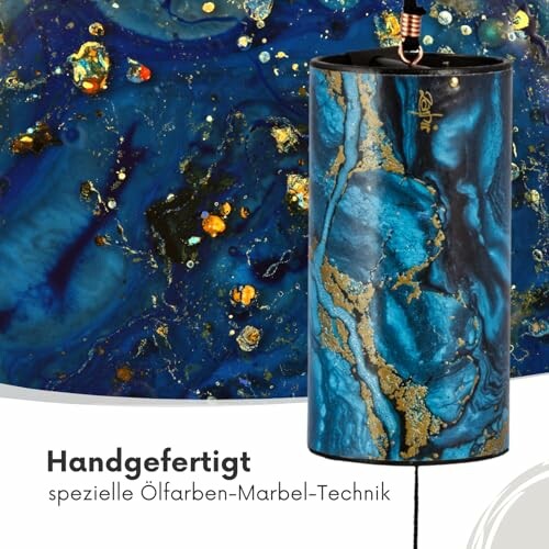 Handgefertigter blauer Anhänger mit Marmormuster
