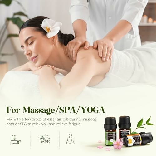 Frau erhält eine entspannende Massage im Spa mit ätherischen Ölen.